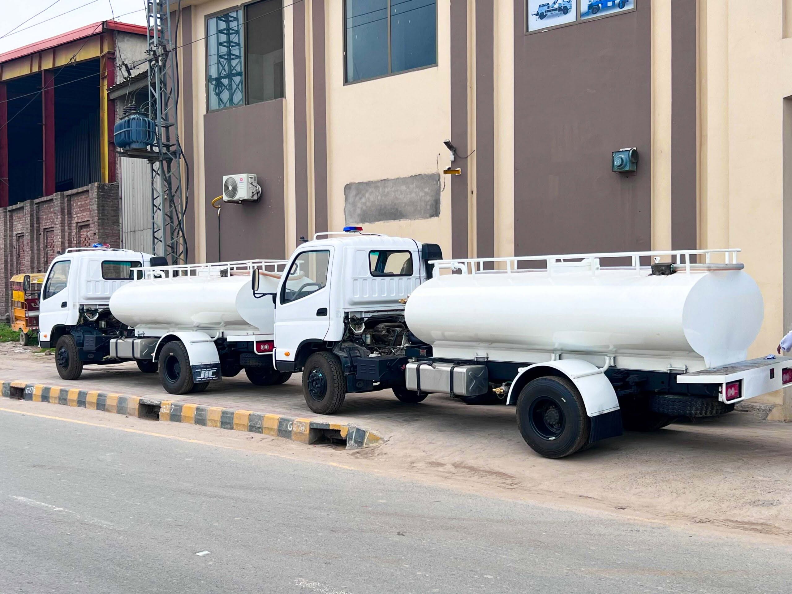 Truck Mounted Water Bowzer - Image 7