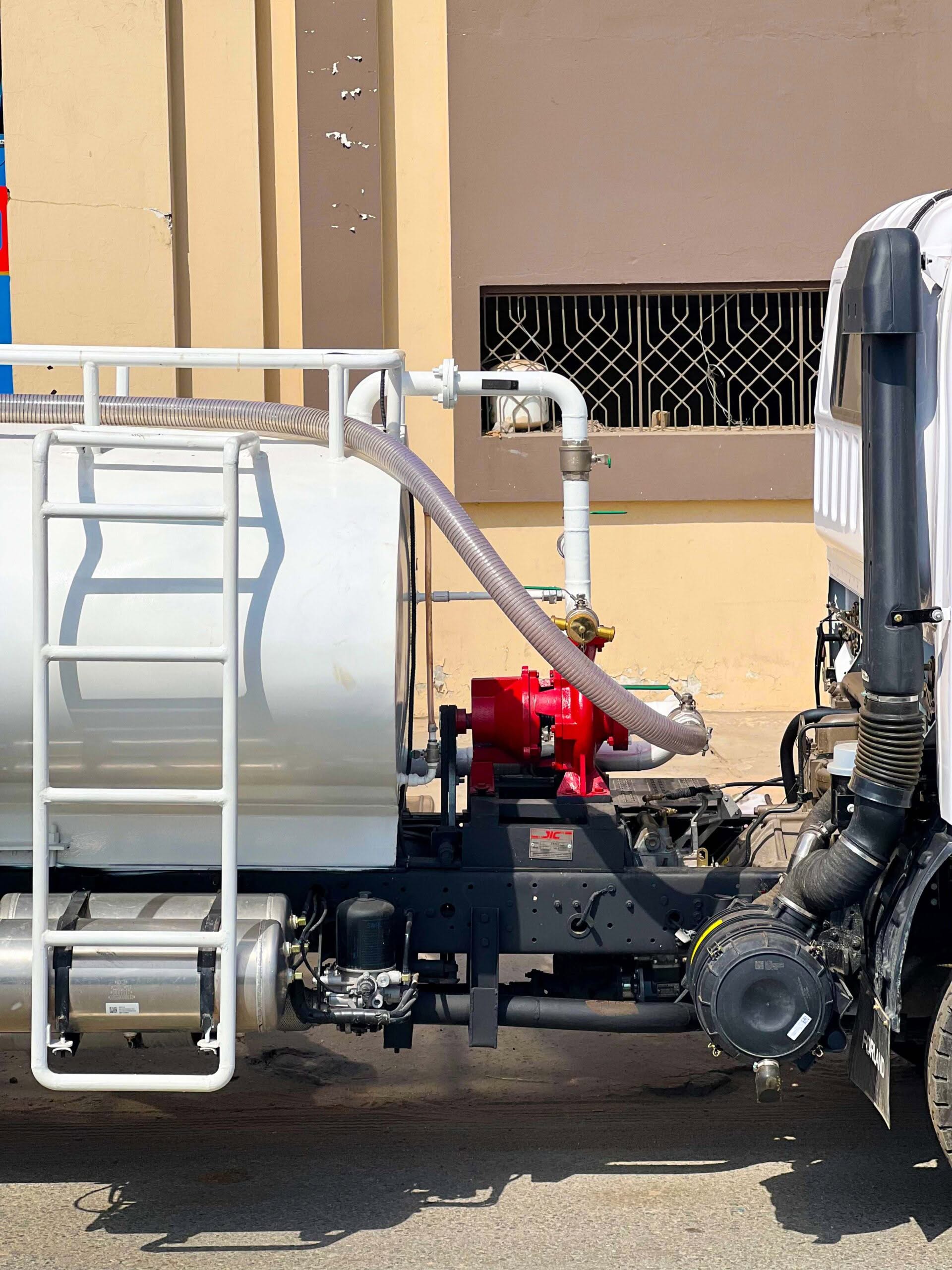 Truck Mounted Water Bowzer - Image 11